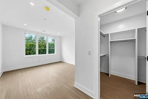 561-565 Broadway Westwood NJ 07675