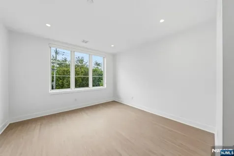 561-565 Broadway Westwood NJ 07675