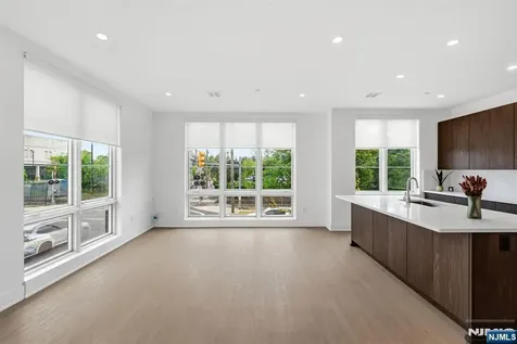 561-565 Broadway Westwood NJ 07675