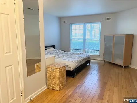 1484 Westgate Drive Fort Lee NJ 07024