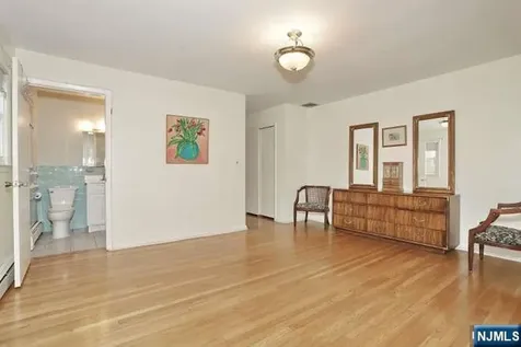 65 Haven Avenue Bergenfield NJ 07621