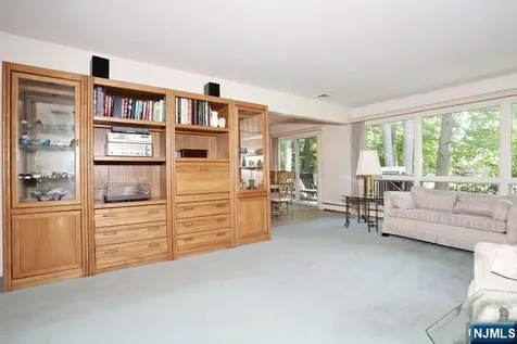 65 Haven Avenue Bergenfield NJ 07621