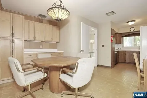 65 Haven Avenue Bergenfield NJ 07621