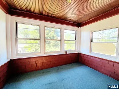 557 Grand Avenue Leonia NJ 07605