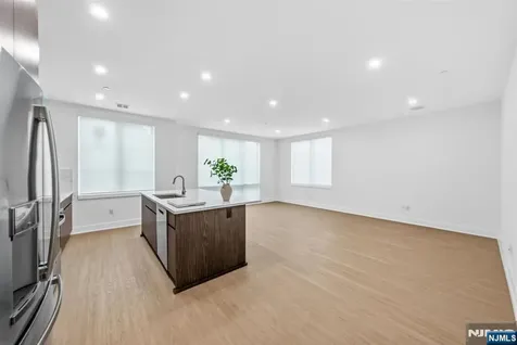 561-565 Broadway Westwood NJ 07675
