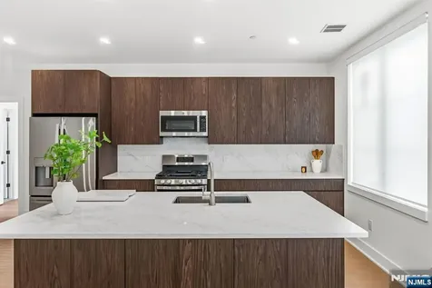 561-565 Broadway Westwood NJ 07675
