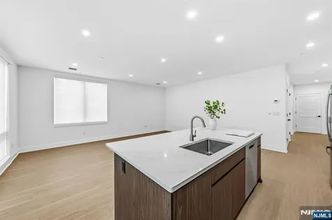 561-565 Broadway Westwood NJ 07675