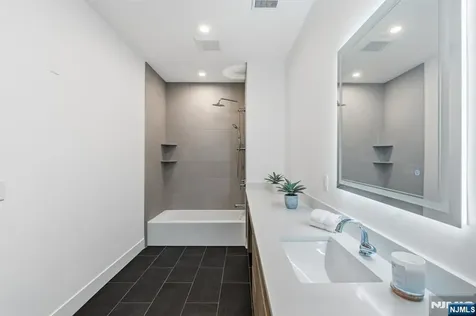 561-565 Broadway Westwood NJ 07675