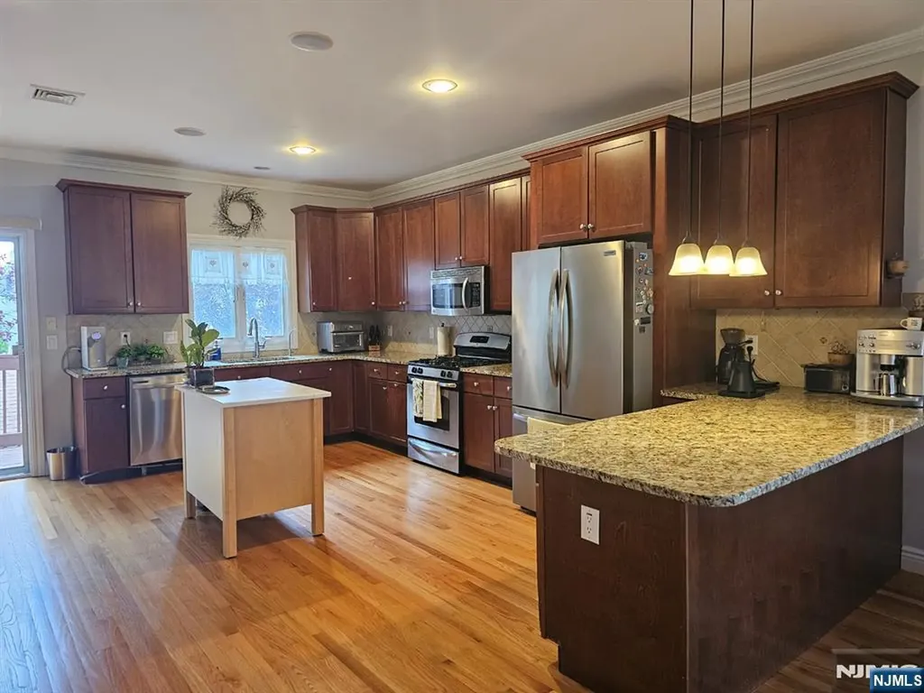 376 Aurora Avenue Cliffside Park NJ 07010