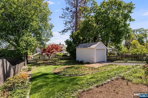 4 Yale Terrace West Orange NJ 07052