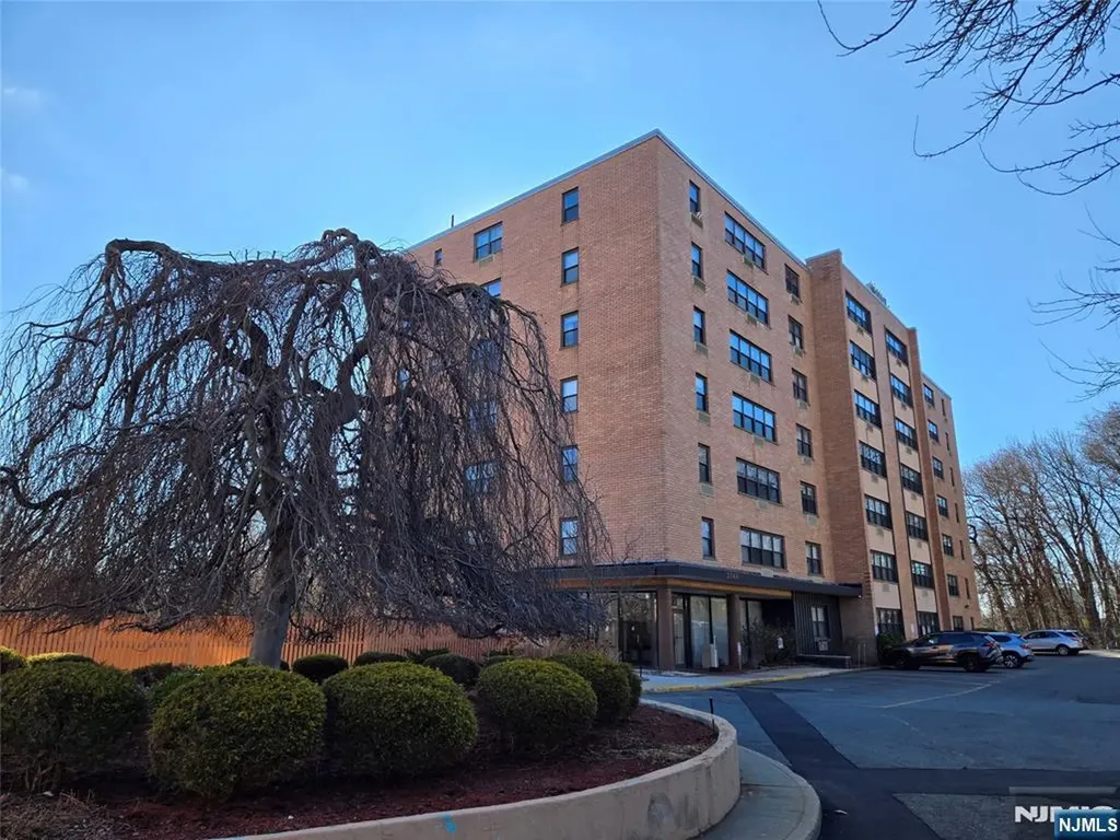 2348 Linwood Avenue Fort Lee NJ 07024