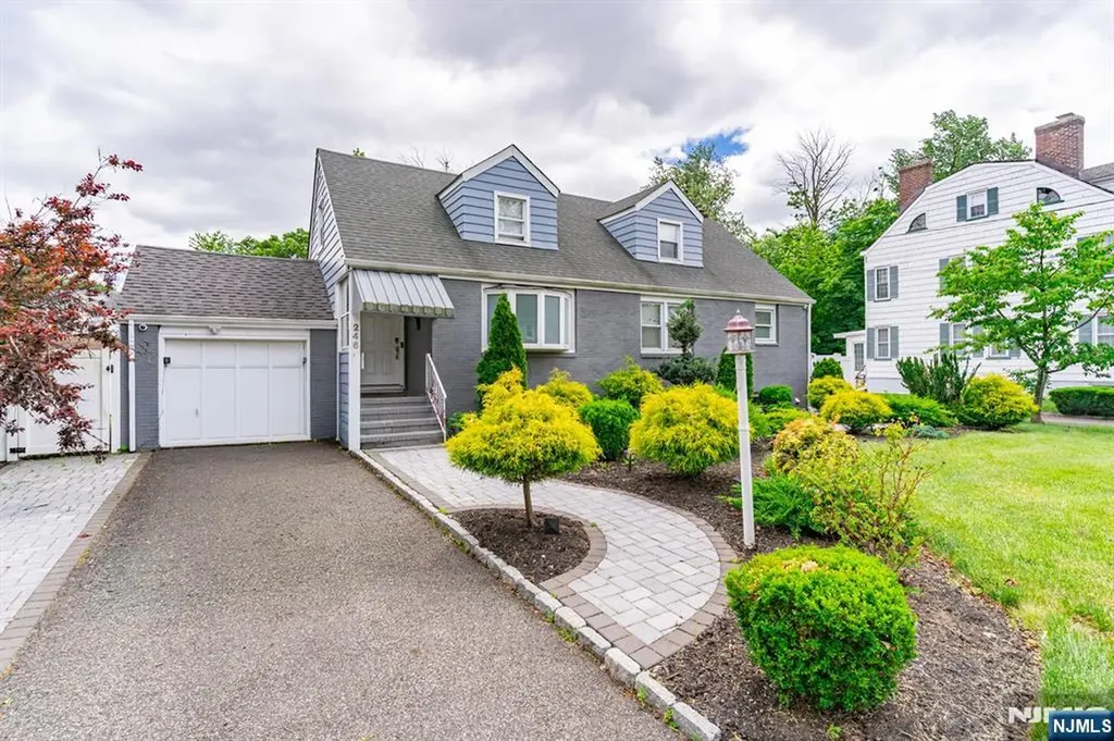 246 E 2nd Avenue Roselle NJ 07203