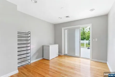 246 E 2nd Avenue Roselle NJ 07203