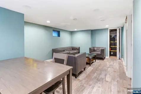 246 E 2nd Avenue Roselle NJ 07203