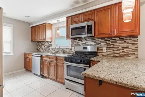 246 E 2nd Avenue Roselle NJ 07203