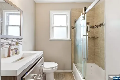 246 E 2nd Avenue Roselle NJ 07203