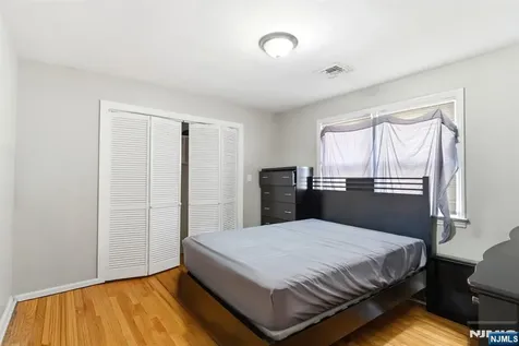 246 E 2nd Avenue Roselle NJ 07203