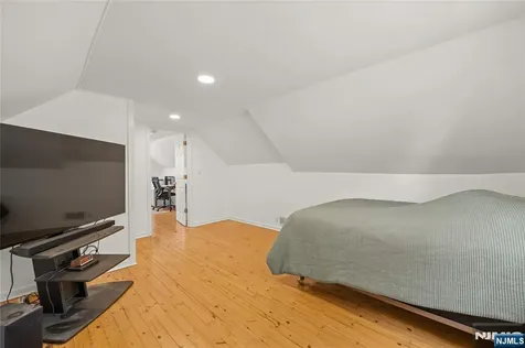 166 Beverly Hill Road Clifton NJ 07012