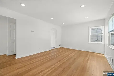 166 Beverly Hill Road Clifton NJ 07012
