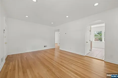 166 Beverly Hill Road Clifton NJ 07012