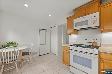166 Beverly Hill Road Clifton NJ 07012