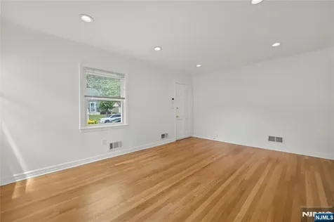 166 Beverly Hill Road Clifton NJ 07012