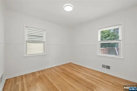 166 Beverly Hill Road Clifton NJ 07012