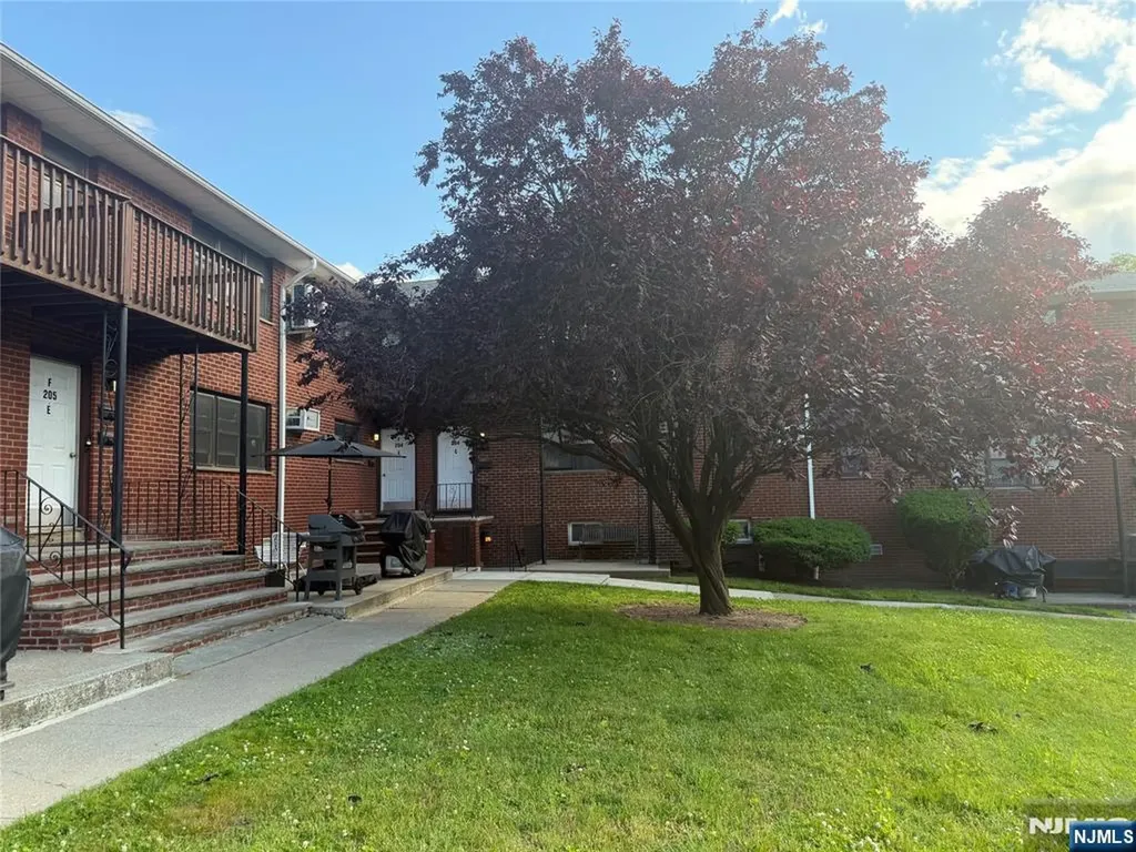 204 Terhune Lodi NJ 07644