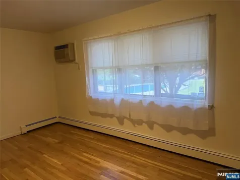 204 Terhune Lodi NJ 07644