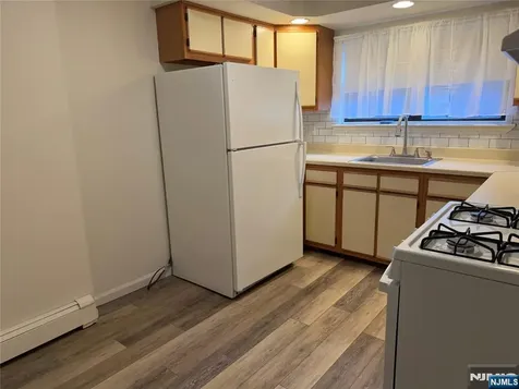 204 Terhune Lodi NJ 07644