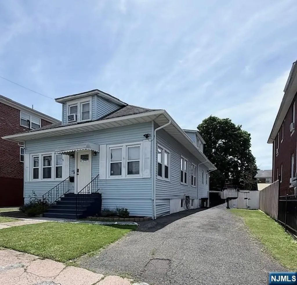 436-438 Knickerbocker Avenue Paterson NJ 07503