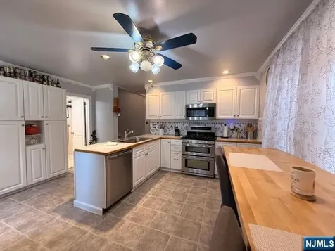 436-438 Knickerbocker Avenue Paterson NJ 07503
