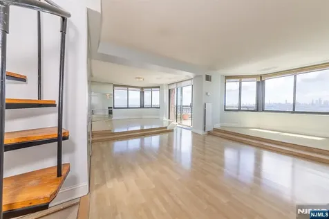 2105 Harmon Cove Tower Secaucus NJ 07094