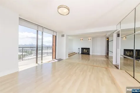 2105 Harmon Cove Tower Secaucus NJ 07094