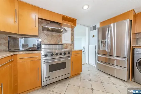 2105 Harmon Cove Tower Secaucus NJ 07094