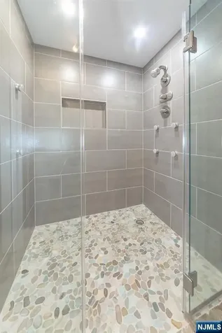 2105 Harmon Cove Tower Secaucus NJ 07094
