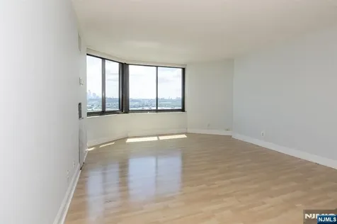 2105 Harmon Cove Tower Secaucus NJ 07094