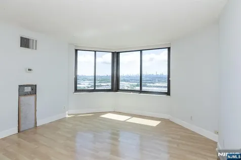 2105 Harmon Cove Tower Secaucus NJ 07094