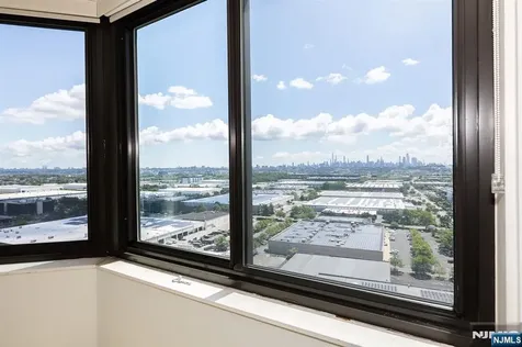 2105 Harmon Cove Tower Secaucus NJ 07094