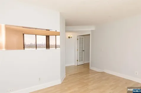 2105 Harmon Cove Tower Secaucus NJ 07094