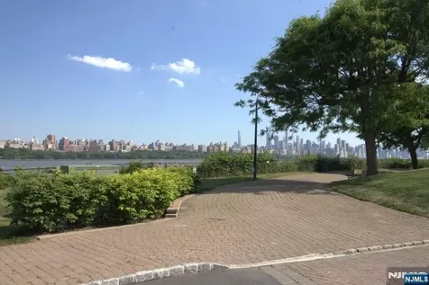 340 The Promenade Edgewater NJ 07020
