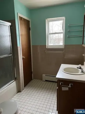 17 Manchester Court Wayne NJ 07470