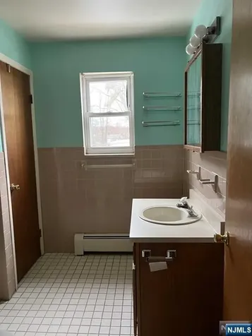 17 Manchester Court Wayne NJ 07470