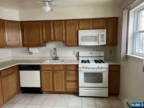 17 Manchester Court Wayne NJ 07470