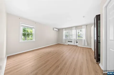 566 2nd Street Carlstadt NJ 07072