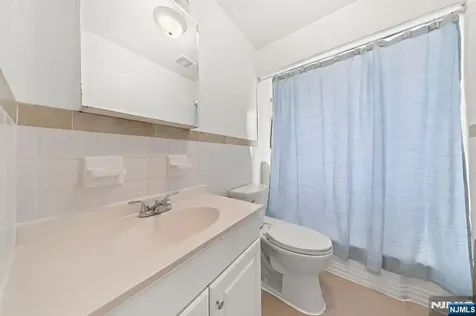 566 2nd Street Carlstadt NJ 07072