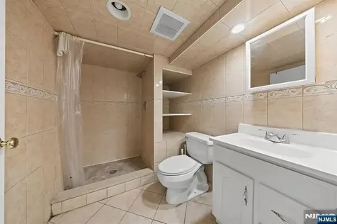 566 2nd Street Carlstadt NJ 07072