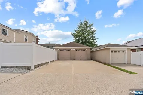 566 2nd Street Carlstadt NJ 07072