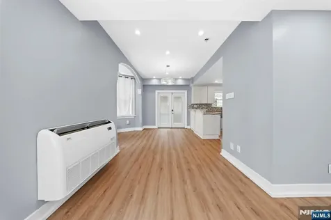 566 2nd Street Carlstadt NJ 07072