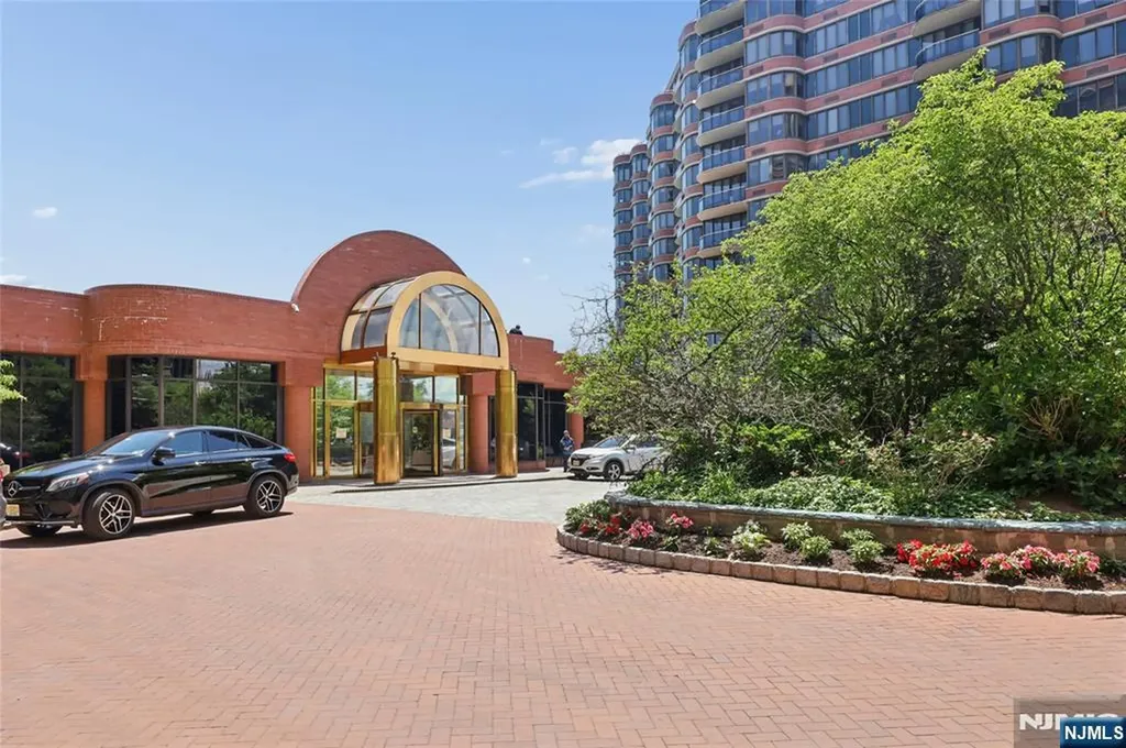 100 Carlyle Drive Cliffside Park NJ 07010